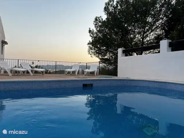 Villa Azahar en España, Valencia, Castellón - villa Incluso al atardecer sigue siendo encantador junto a la piscina
