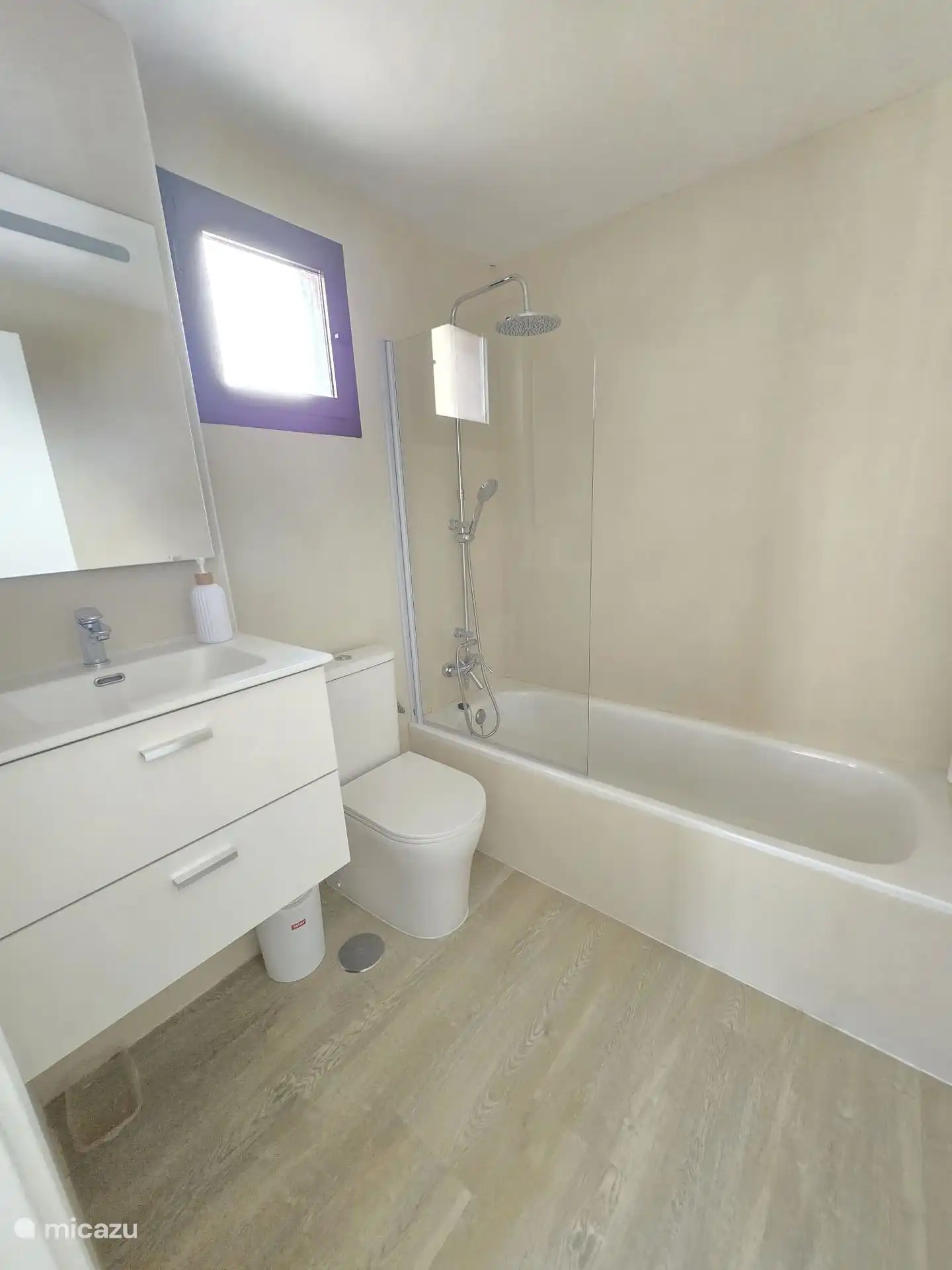 Baño 1 (baño privado)