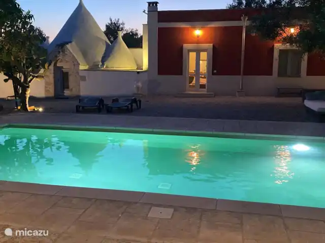 Trullo Sogno l'Estate en Italia, Apulia, Francavilla Fontana - casa de campo / castillo Sol poniente