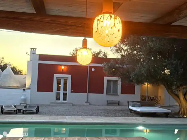 Trullo Sogno l'Estate en Italia, Apulia, Francavilla Fontana - casa de campo / castillo Desde la cocina exterior