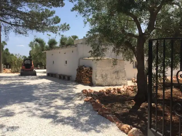 Trullo Sogno l'Estate en Italia, Apulia, Francavilla Fontana - casa de campo / castillo Entrada privada con muchos espacios de estacionamiento