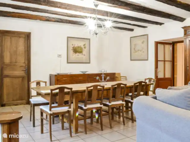 casa vacacional en Francia, Lot, Mayrinhac-Lentour – Mayrinha La gran mesa de comedor