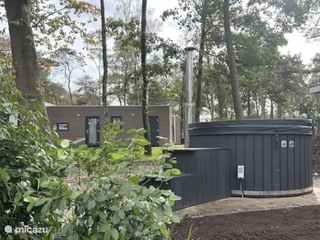 Location de Vacances Pays-Bas, Overijssel, Haarle, chalet - Chalet Woody Bain à remous avec filtre à sable et hydromassage.
La photo n’est pas de l’emplacement. Il s’agit d’un exemple du spa qui sera installé au début du mois d’octobre.
