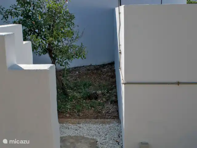 Location de Vacances Portugal, Algarve, São Brás de Alportel, villa - Villa Peral Douche extérieure dans la cour arrière