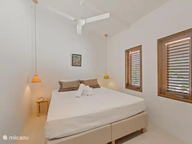 Bungalow 29 en Curazao, Curazao Centro, Piscadera - bungaló Amplio dormitorio con aire acondicionado