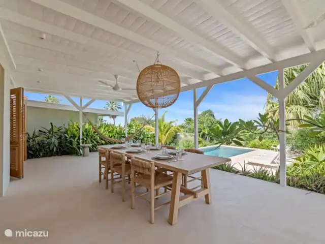 Bungalow 29 en Curazao, Curazao Centro, Piscadera - bungaló Vista de la piscina desde el porche