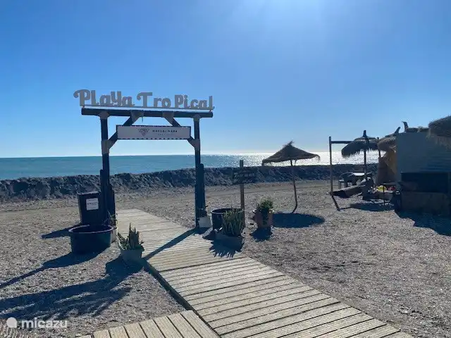 El Patio de la Loma  | Espagne, Costa del Sol, Comares - finca L’une des entrées de la plage de Torre del Mar sur la mer Méditerranée chaude