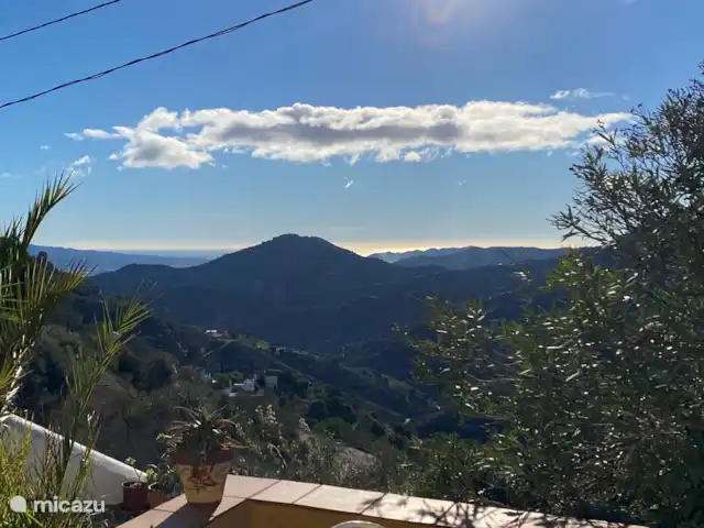 El Patio de la Loma  | Espagne, Costa del Sol, Comares - finca Vue de la 'terrasse du matin' sur les montagnes et la mer