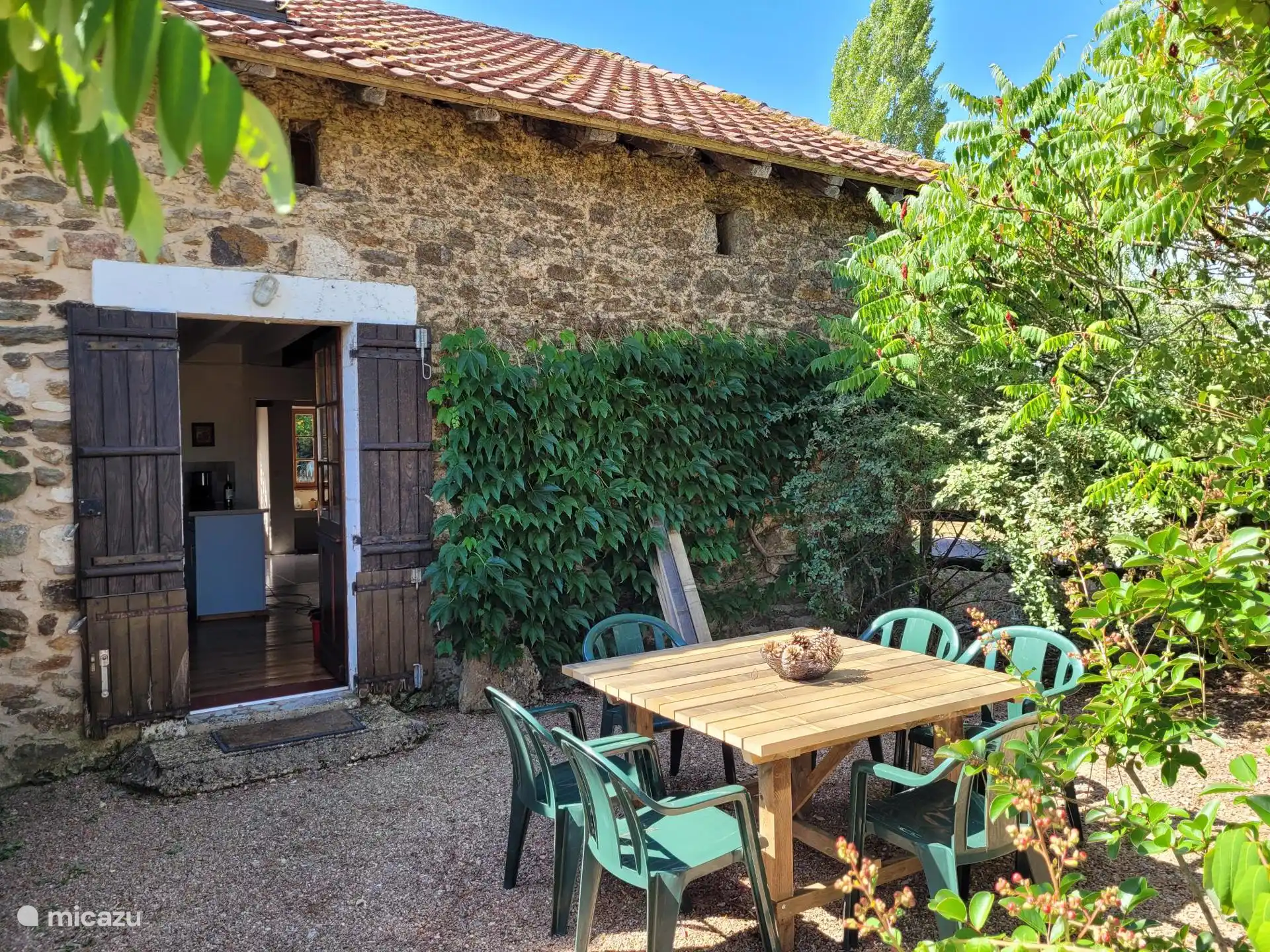 Gite La Vigne - Terrasse auf der Rückseite