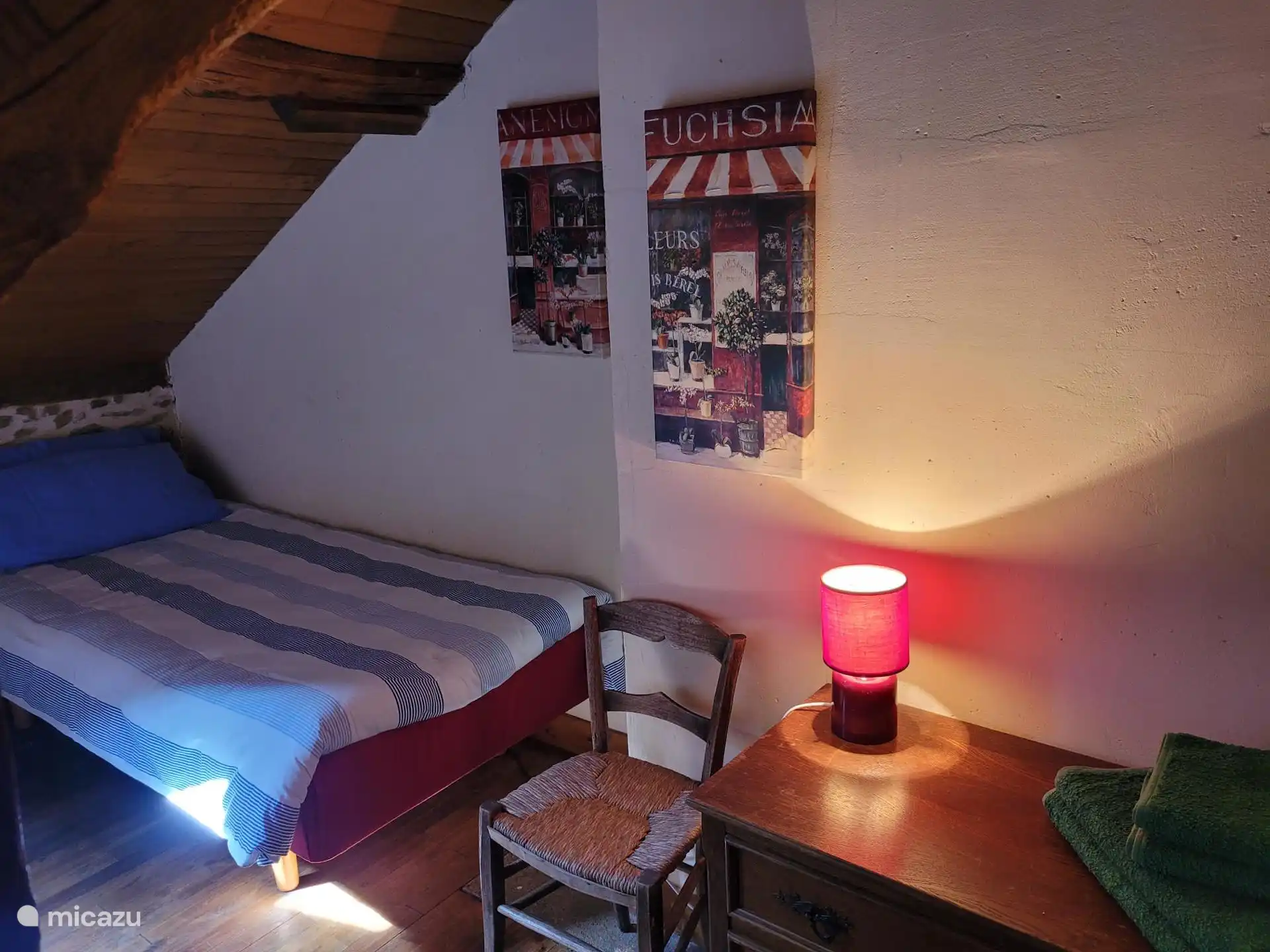 Schlafzimmer mit zwei Betten