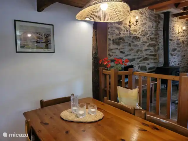 Gîte La Cave | France, Dordogne, Saint-Saud-Lacoussière - gîte / cottage Gîte La Cave - table de cuisine