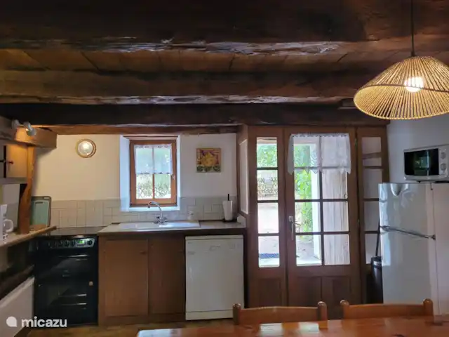 Gîte La Cave | France, Dordogne, Saint-Saud-Lacoussière - gîte / cottage Gite La Cave - cuisine