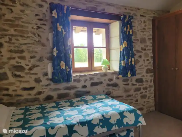 Gîte La Cave | France, Dordogne, Saint-Saud-Lacoussière - gîte / cottage Chambre deux lits 1 prs
