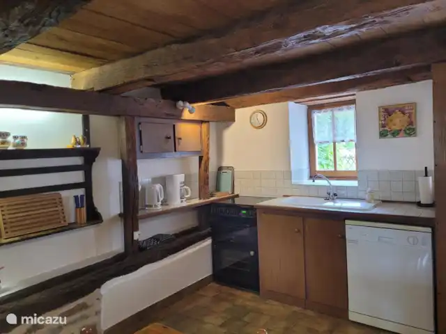 Gîte La Cave | France, Dordogne, Saint-Saud-Lacoussière - gîte / cottage Gîte La Cave Cuisine