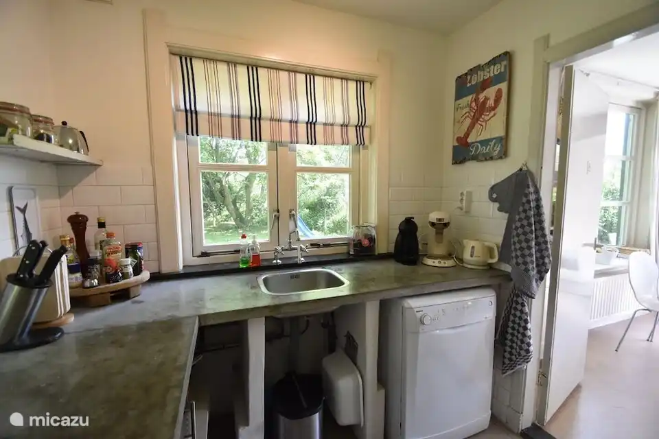 La cocina está totalmente equipada.