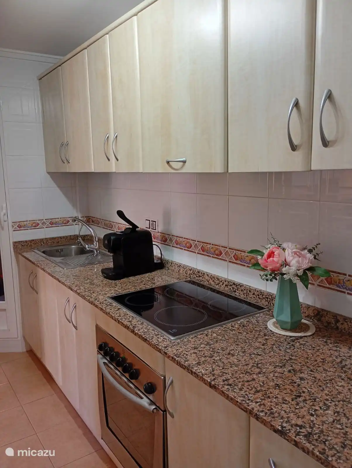 Keuken voorzien van alle gemakken