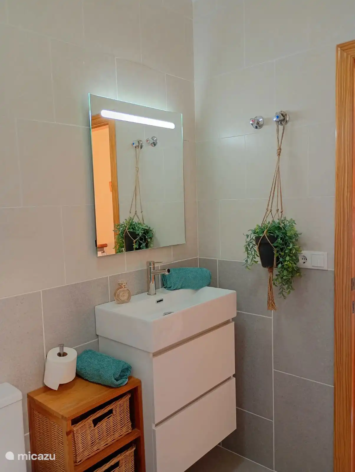 Wastafelmeubel badkamer op de 1e etage