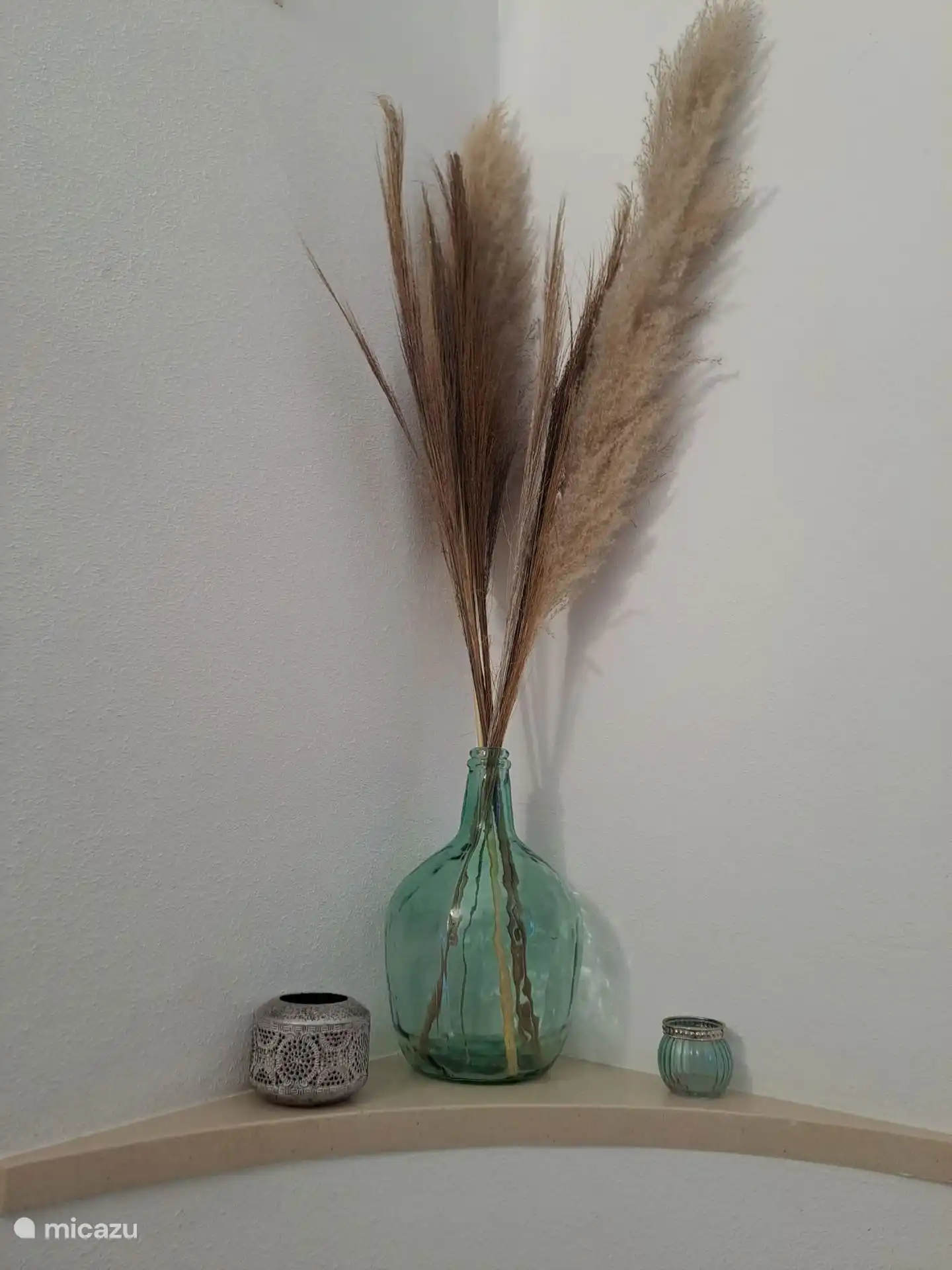 Decoratiemateriaal bij de trap