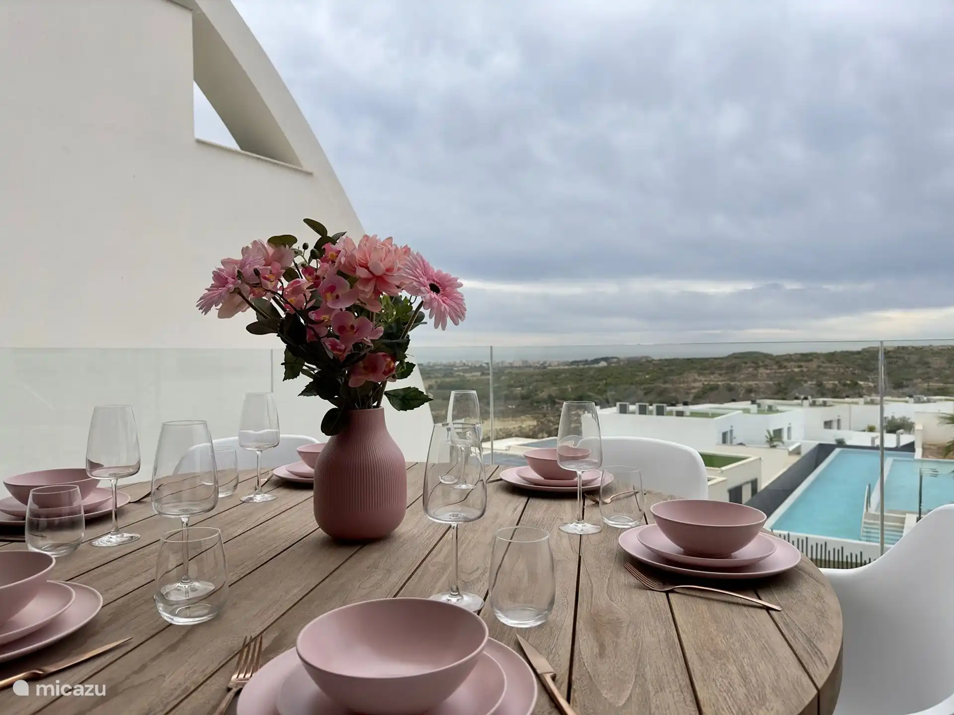 Blick auf die kleine Terrasse 