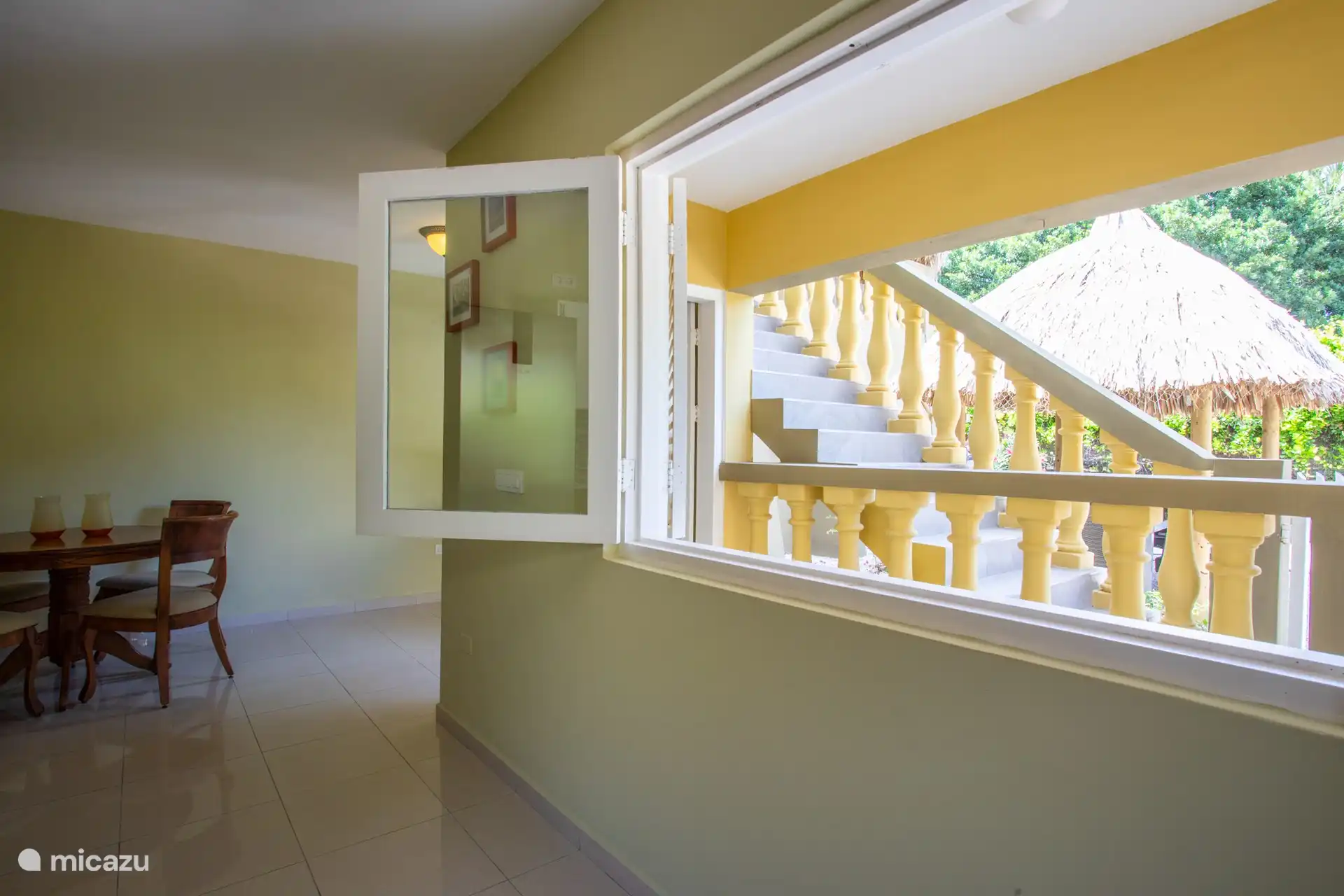 Blick aus der Küche der Wohnung