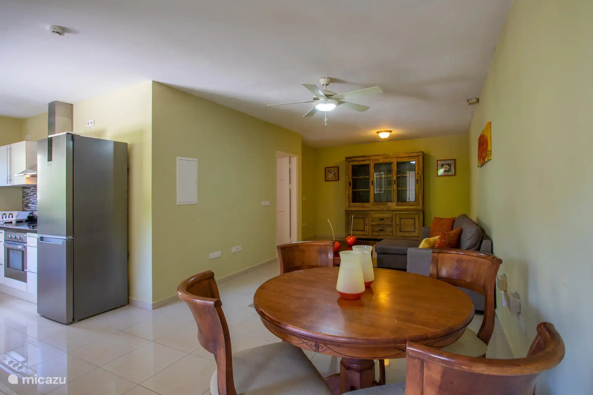 Esstisch der Wohnung