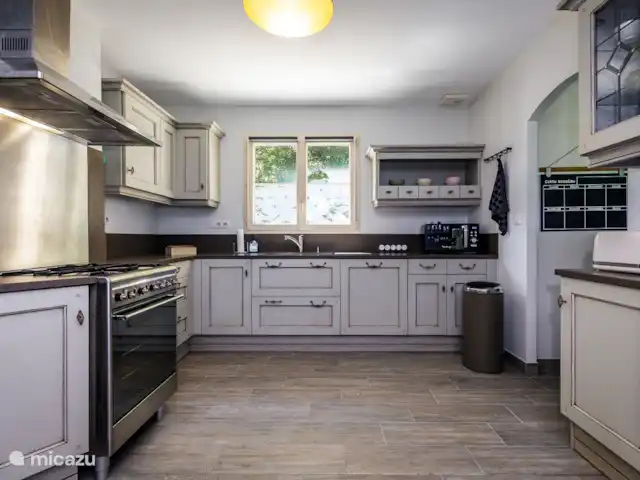 Flor de Châtaigne en Francia, Dordoña, Carsac - casa vacacional Cocina