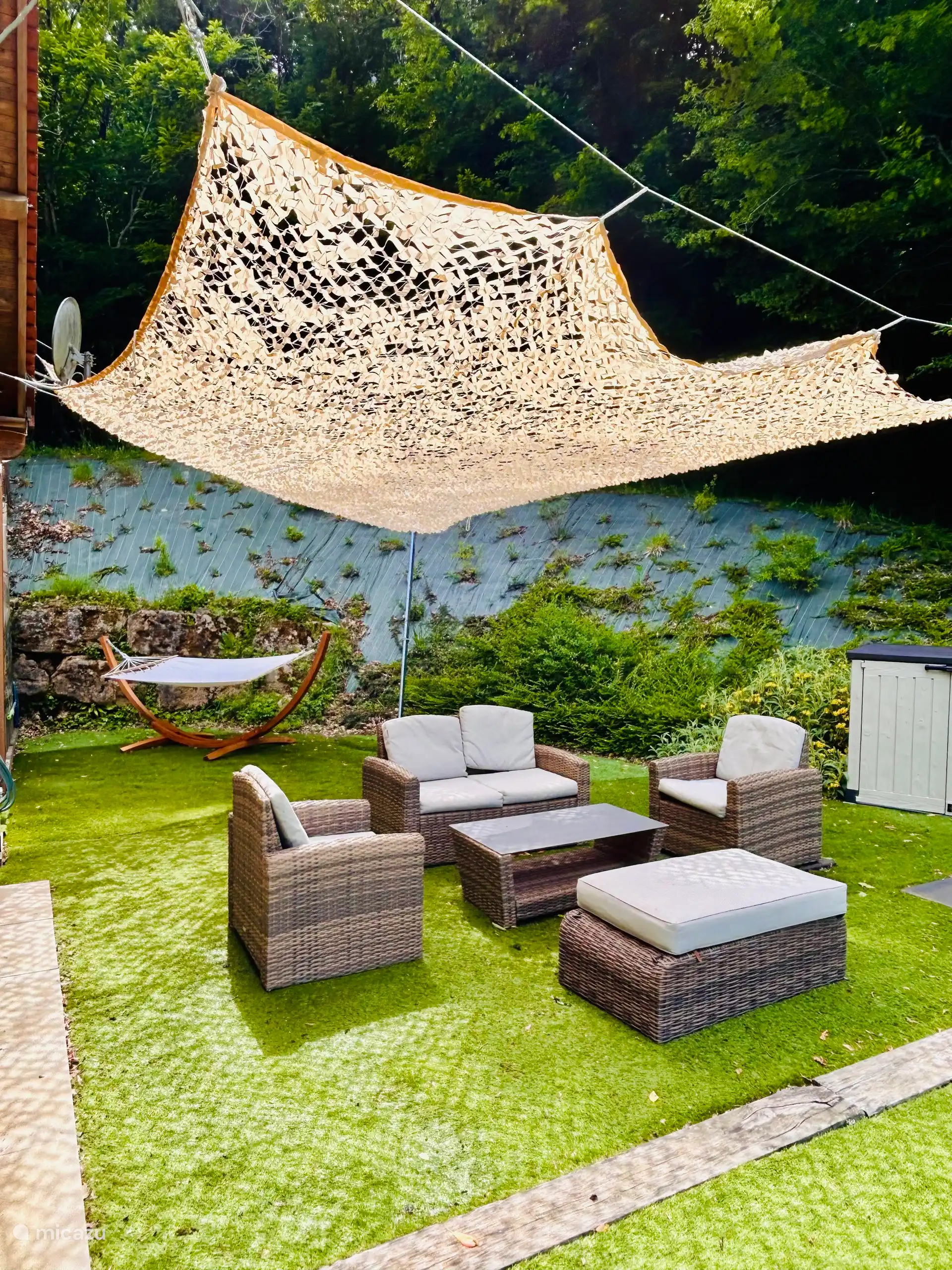 Espace d’attente dans le jardin