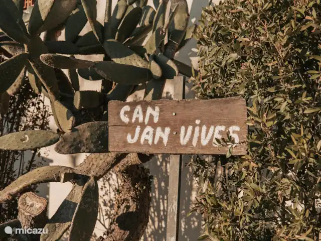 Location de Vacances Espagne, Costa Brava, Vidreres, chambres d'hôtes - Can Jan Vives La plaque signalétique de la maison