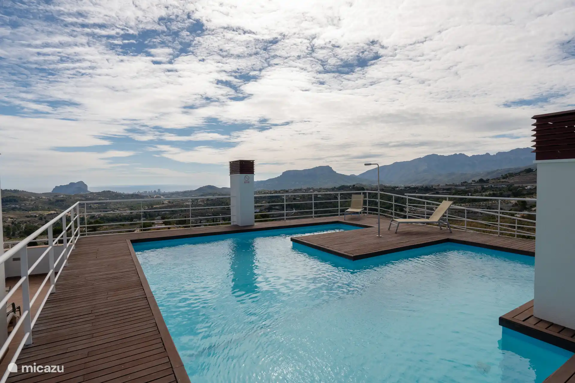 Piscine commune sur le toit-terrasse
