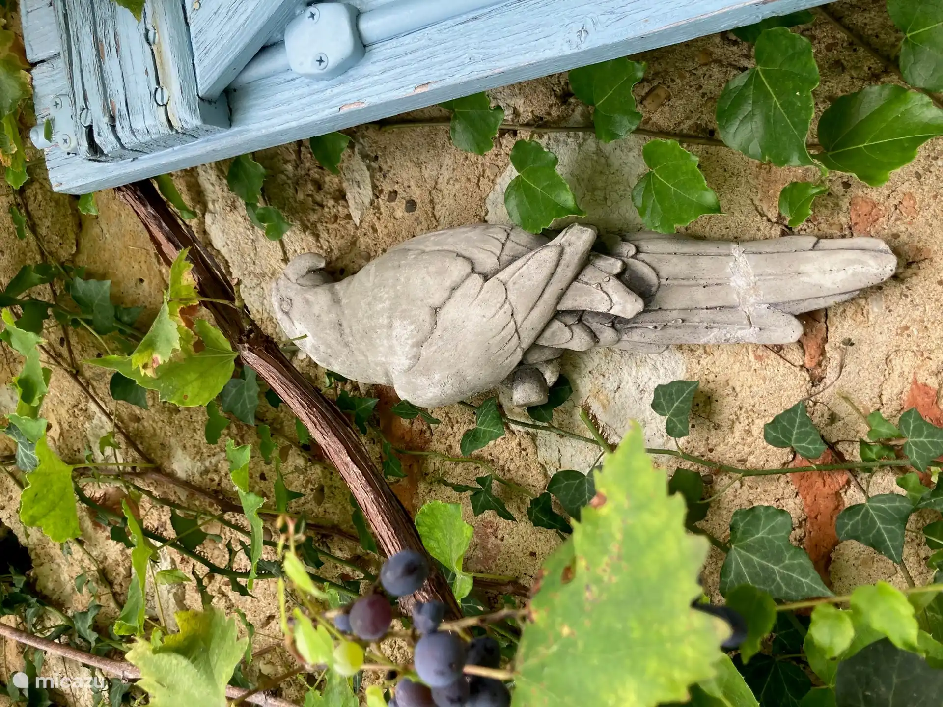 Nice places and art to discover everywhere.