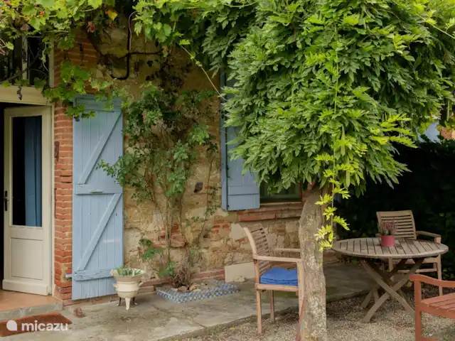 Le Gite de Migou en Francia, Tarn-et-Garonne, Larrazet - casa rural / cabaña La acogedora terraza privada.