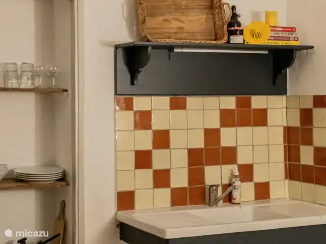 Le Gite de Migou en Francia, Tarn-et-Garonne, Larrazet - casa rural / cabaña La cocina está totalmente equipada, con fogones de 4 fuegos, hervidor de agua, cafetera Nespresso y nevera con congelador.