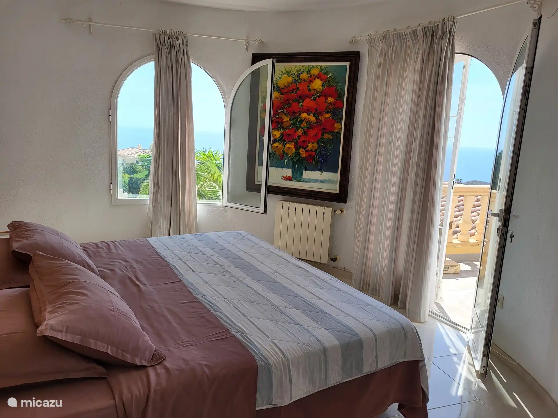 Oberes Schlafzimmer mit eigenem Duschbad