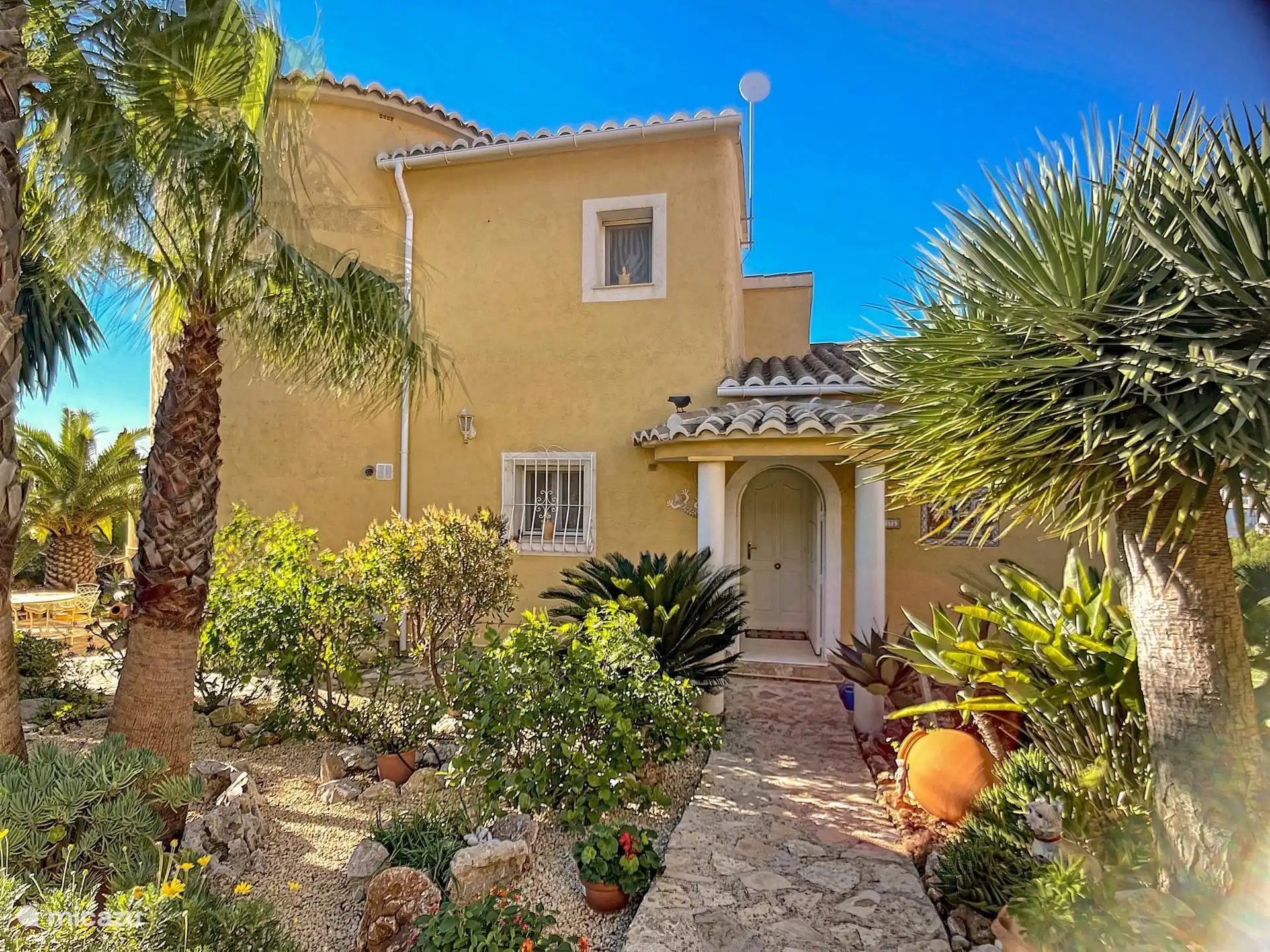 Vorderseite des Hauses