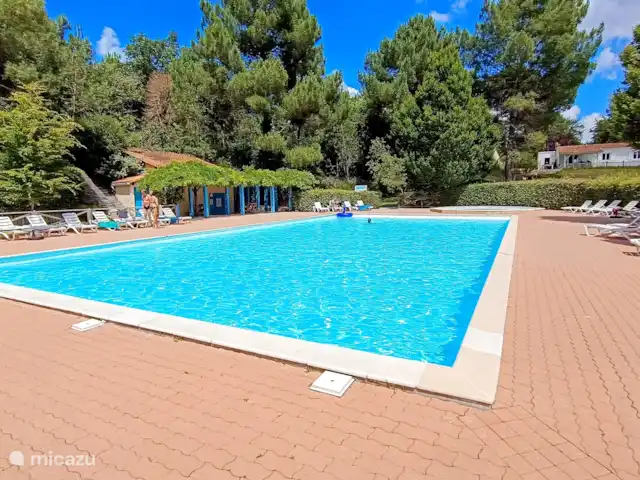 Colombard | France, Charente, Brossac - maison de vacances Grande piscine partagée.