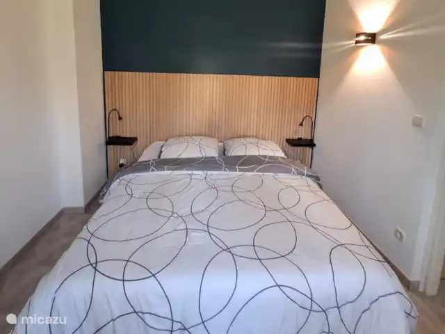 Colombard | France, Charente, Brossac - maison de vacances Chambre 1 avec salle de bain attenante.