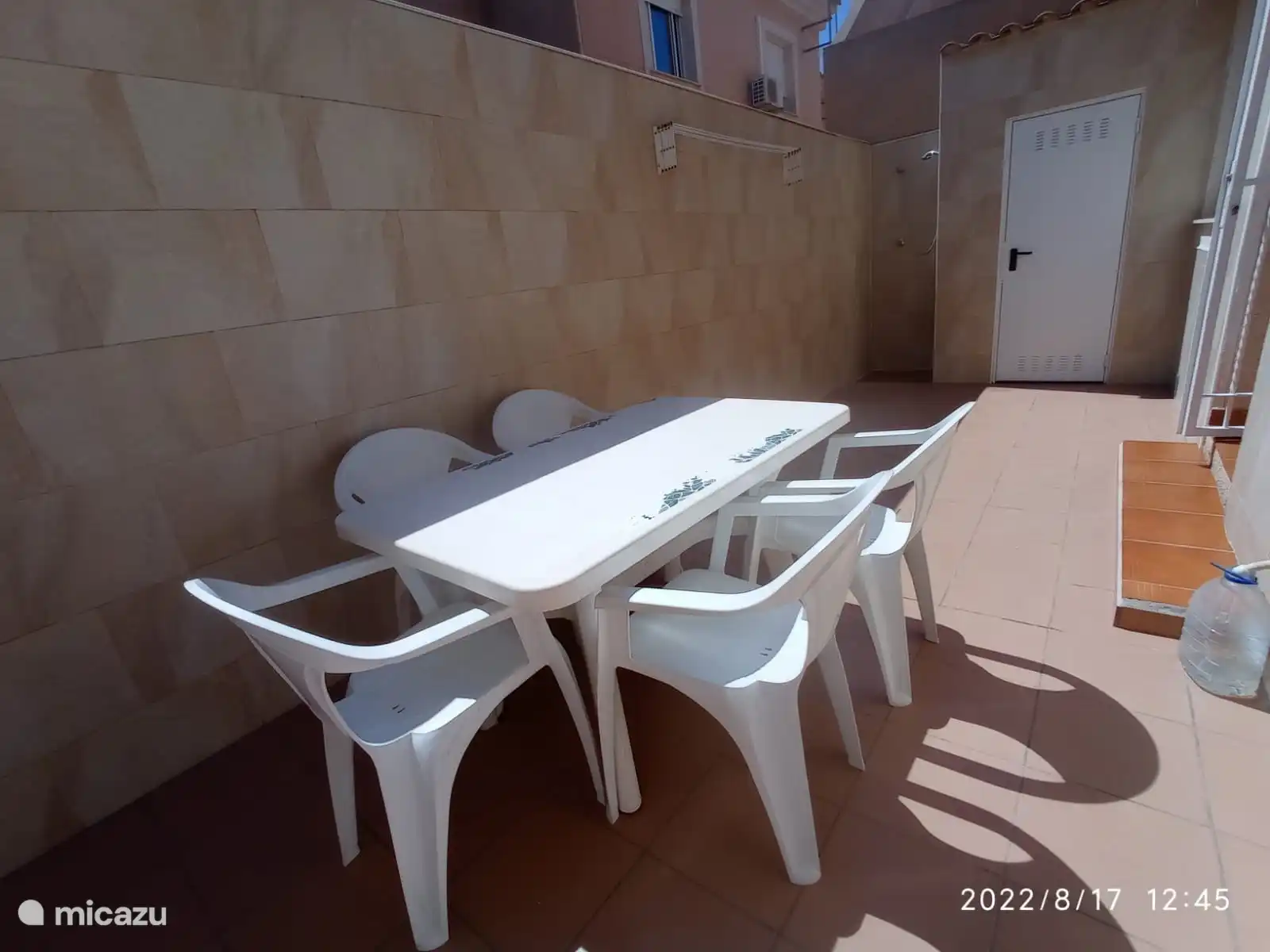 Terrasse auf der Rückseite