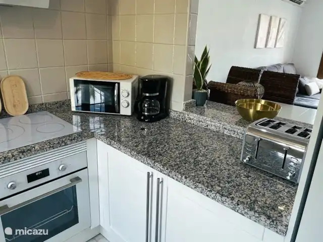 Casa Karma huren in Spanje, Costa Blanca, Algorfa - finca Uitgeruste keuken met nieuwe apparatuur zoals oven, inductieplaat en afzuigkap