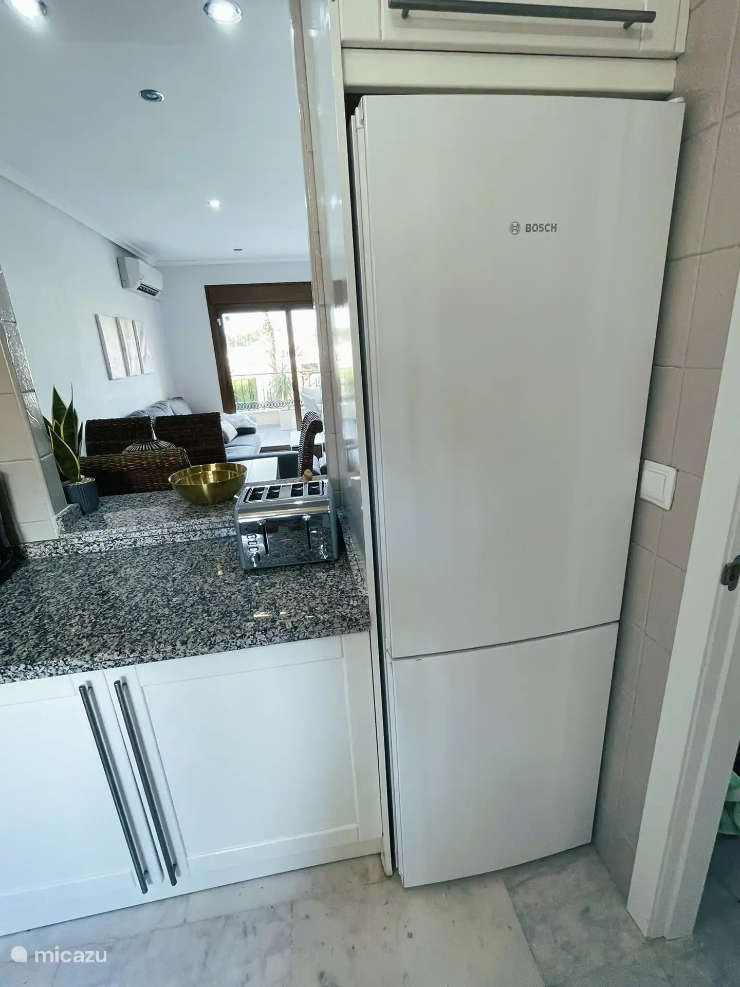 Mega Kühl- und Gefrierschrank mit 3 Schubladen