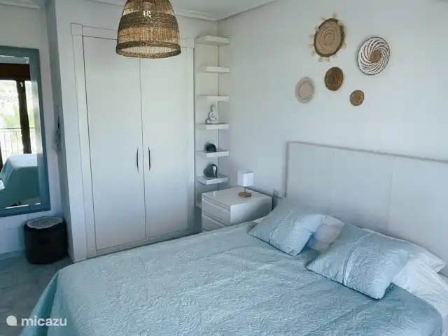 Casa Karma huren in Spanje, Costa Blanca, Algorfa - finca Grote slaapkamer met spiegel en opbergruimte