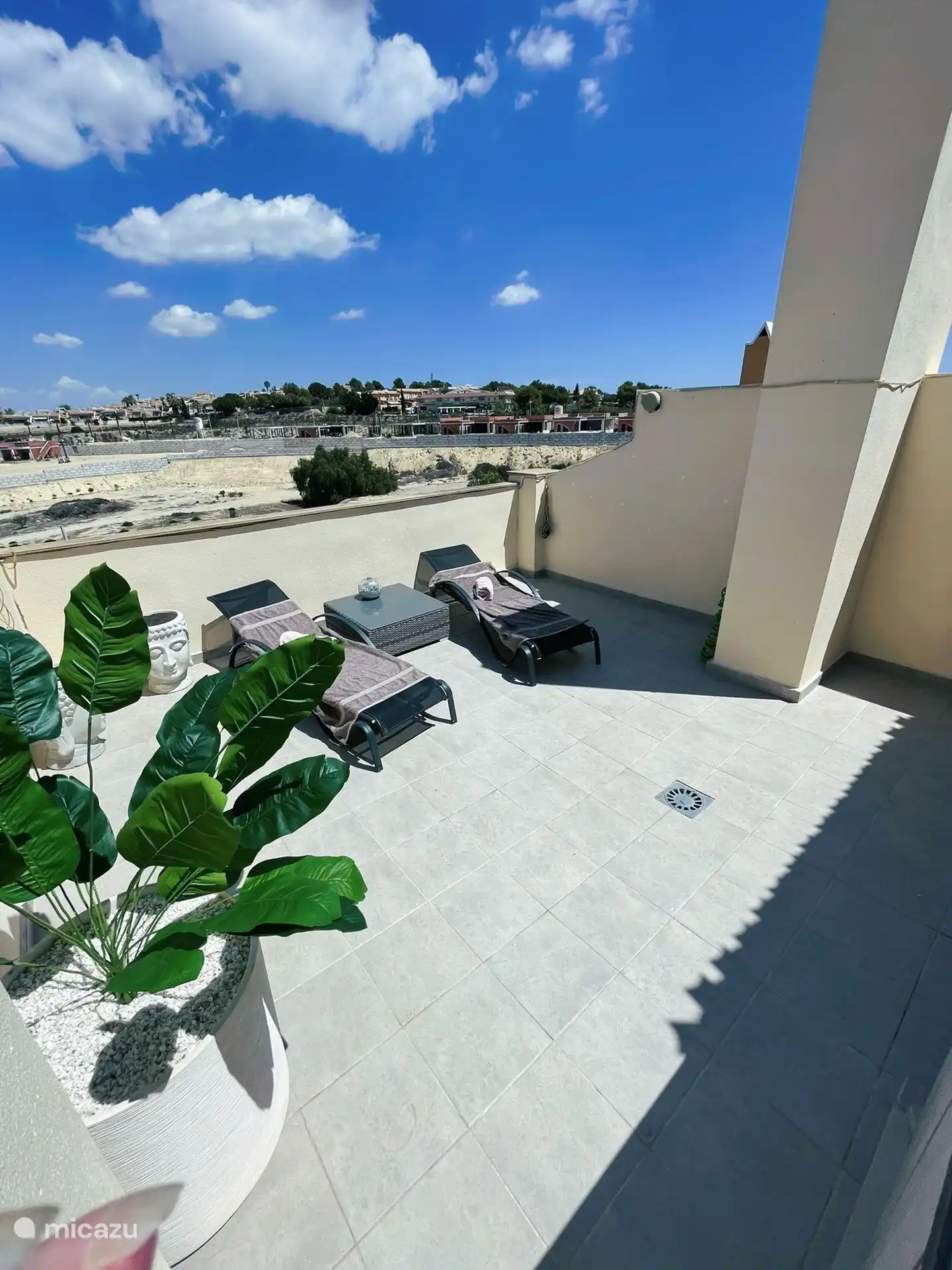 Große Dachterrasse mit phänomenaler Aussicht