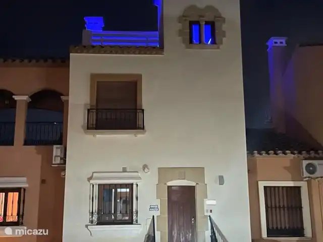 Casa Karma huren in Spanje, Costa Blanca, Algorfa - finca Voorkant finca met led verlichting in de avond