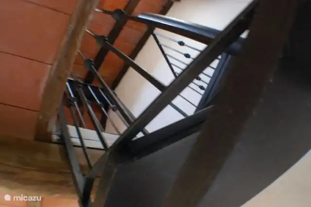 Im ehemaligen Trockenturm befindet sich eine Webtekl-Treppe, die drei Schlafzimmer verbindet.