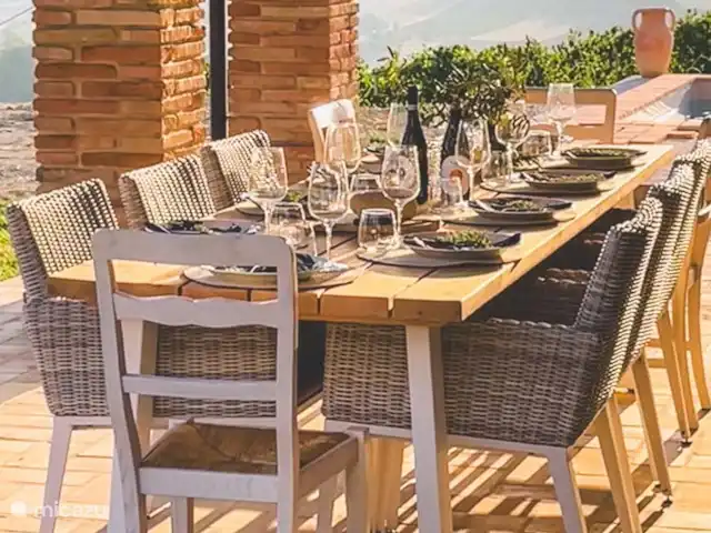 Casa Sette Cipressi | Italie, Marche, Serra de’ Conti  - maison de vacances Nous dînons tous les 10 sous la véranda avec beaucoup de secret et de belles vues.