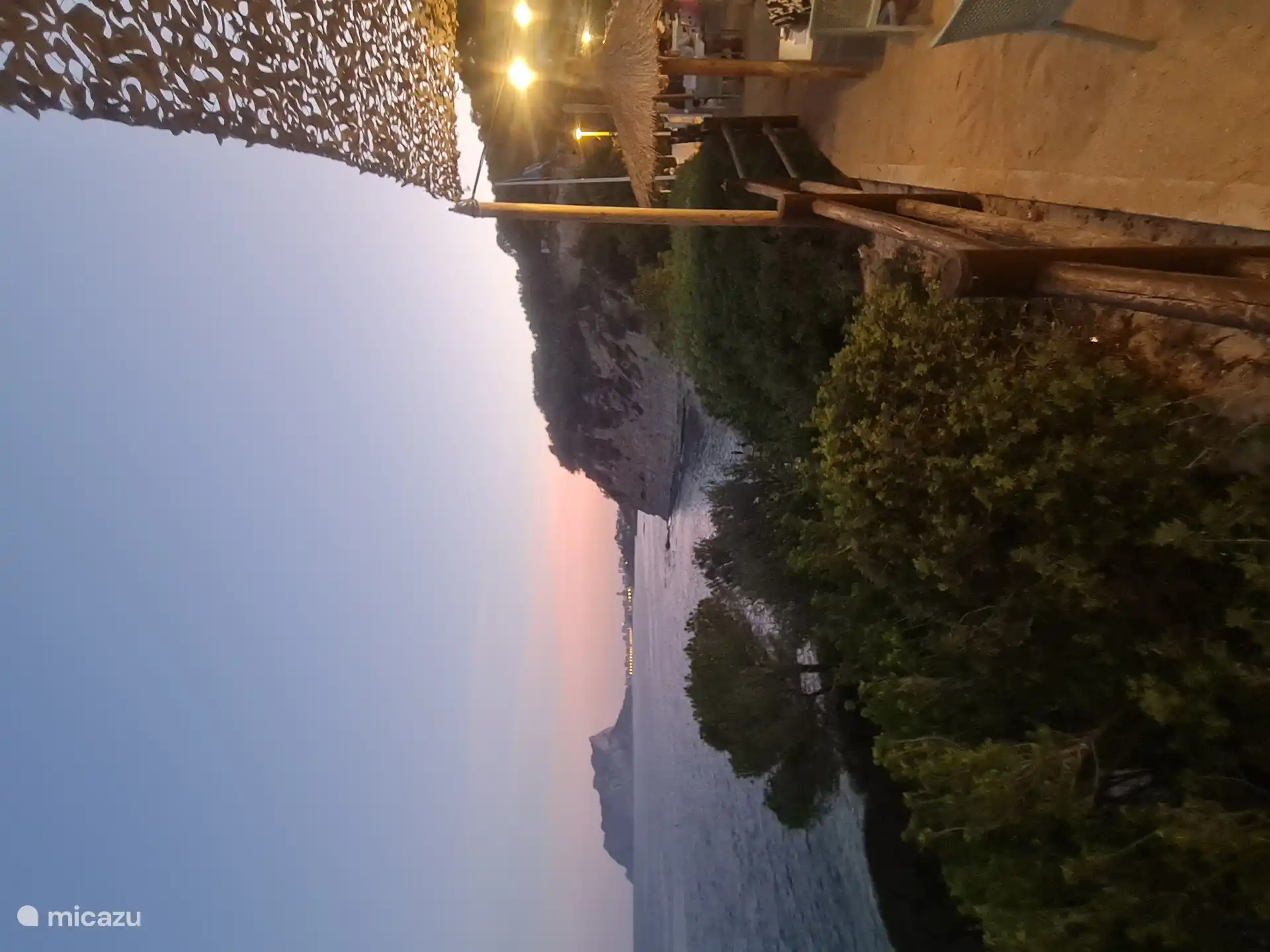 Restaurant und Meer in der Nähe der Villa