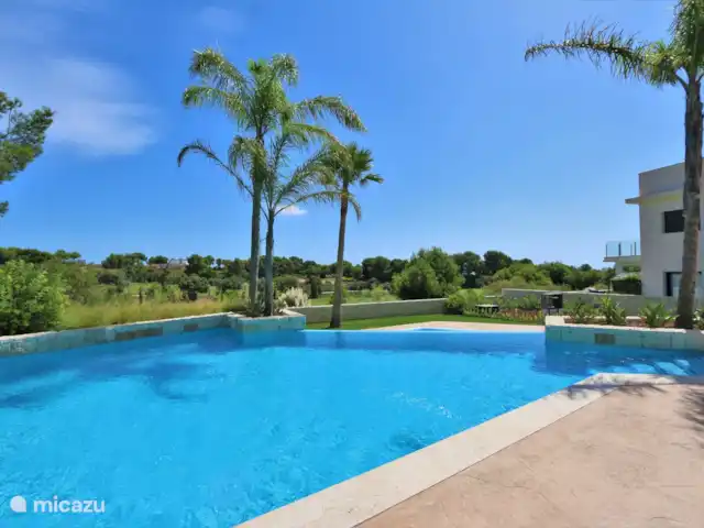 Vue panoramique du golf | Espagne, Costa Blanca, Pilar de la Horadada - appartement Piscine commune avec vue sur la verdure.