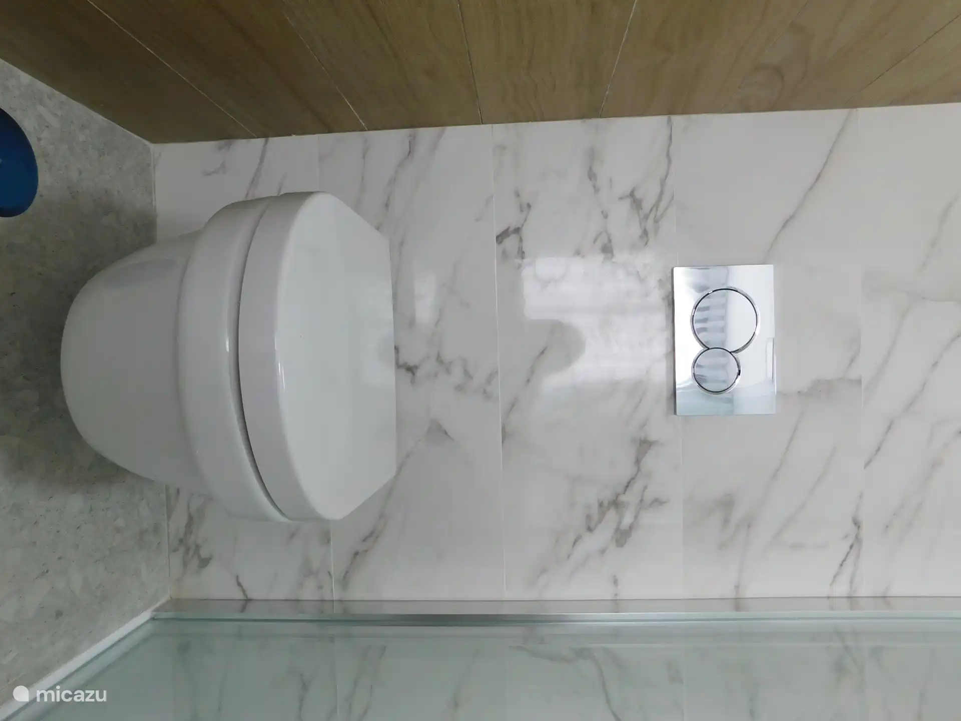 WC im eigenen Badezimmer (großes Schlafzimmer)