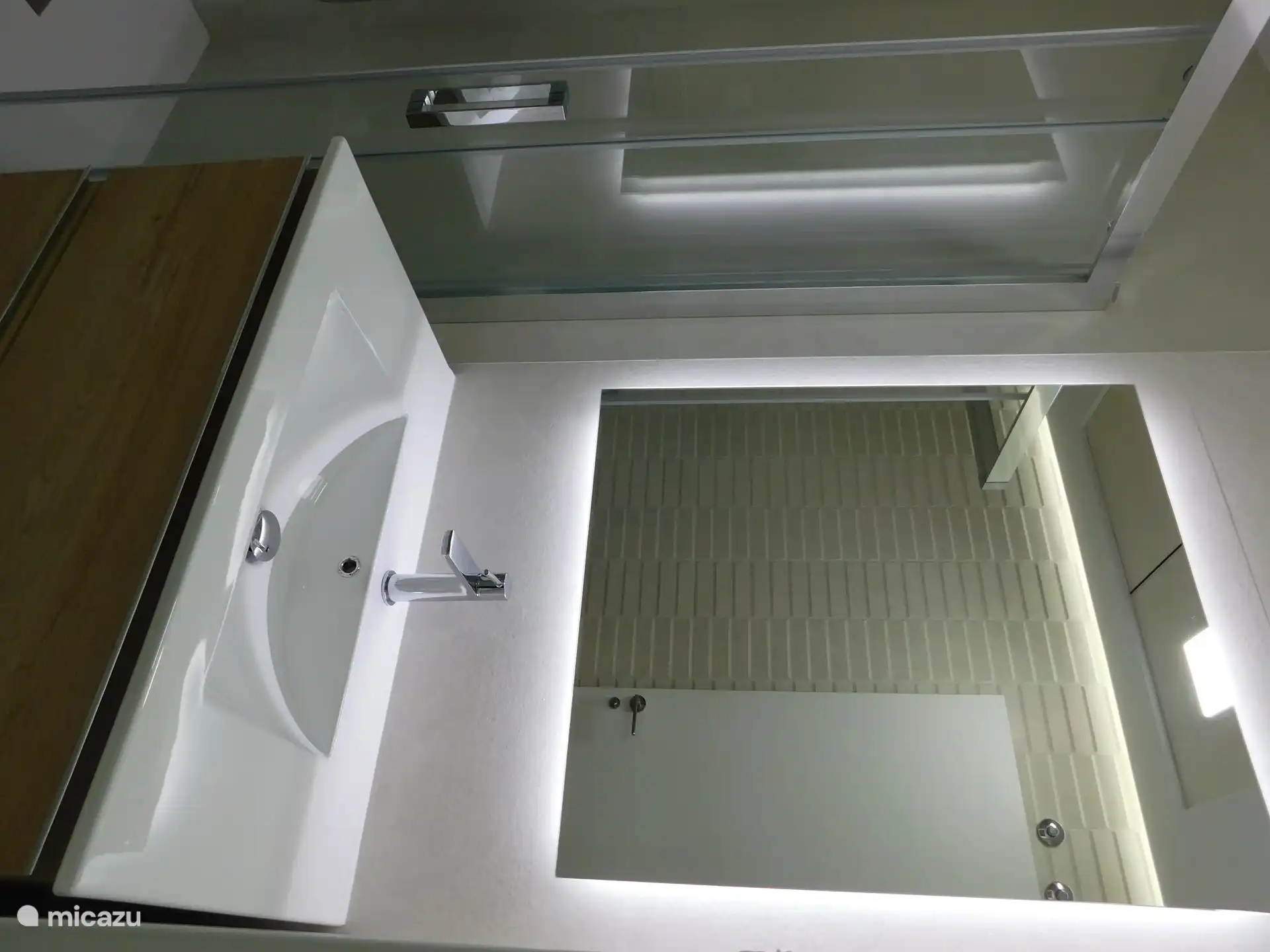 Separates (zweites) Badezimmer 