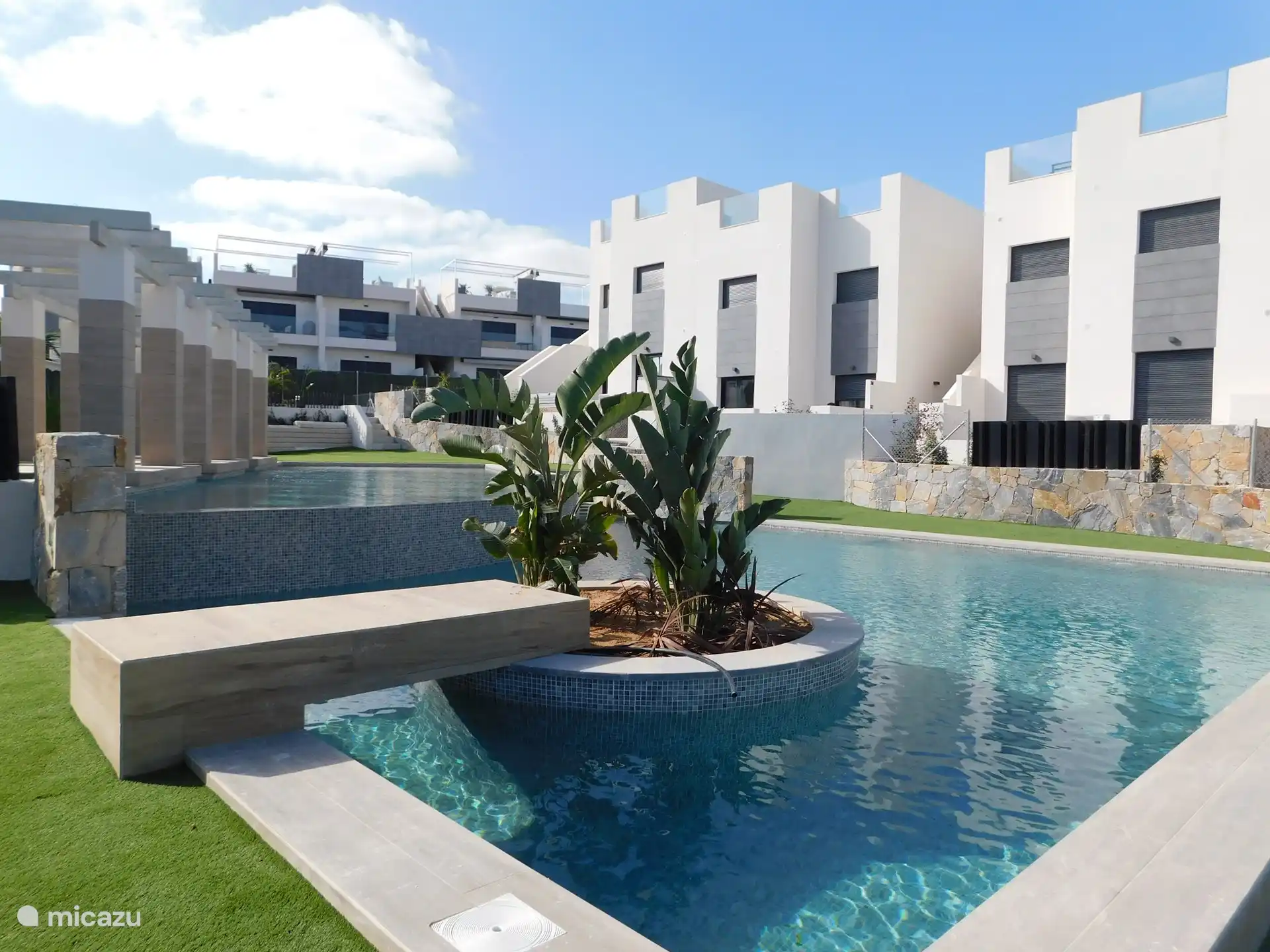 Größtes Schwimmbad aus einer anderen Perspektive