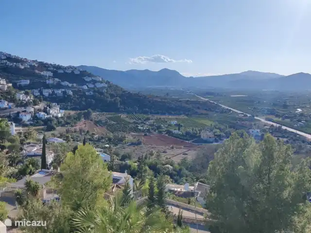 Casa de Luz | Espagne, Costa Blanca, Dénia - villa Vue d’un côté du jardin. Beaucoup d’espace et de nature entre les maisons/parcelles.